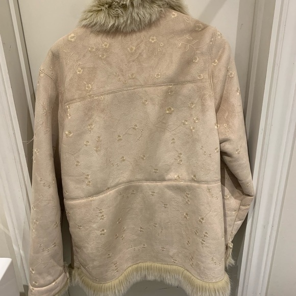 Lintor Petite fur beige trim coat, flower imprint on body of coat. - Picture 2 of 2